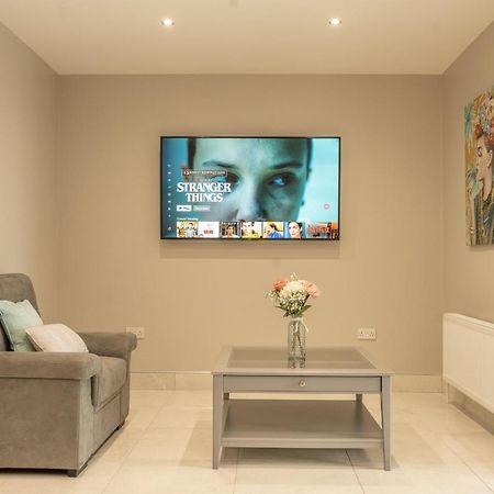 The View Apartment 2, Newry - Luxury Open Plan Apartment With City Views エクステリア 写真