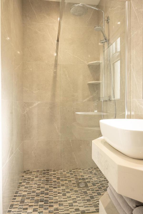 The View Apartment 2, Newry - Luxury Open Plan Apartment With City Views エクステリア 写真